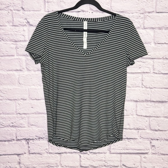 lululemon athletica Tops - SALE! Lululemon | Striped Gray & White V-Neck Tee | Size 8 | EUC